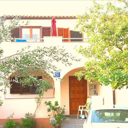 Apartmani Mia Liznjan Bagian luar foto