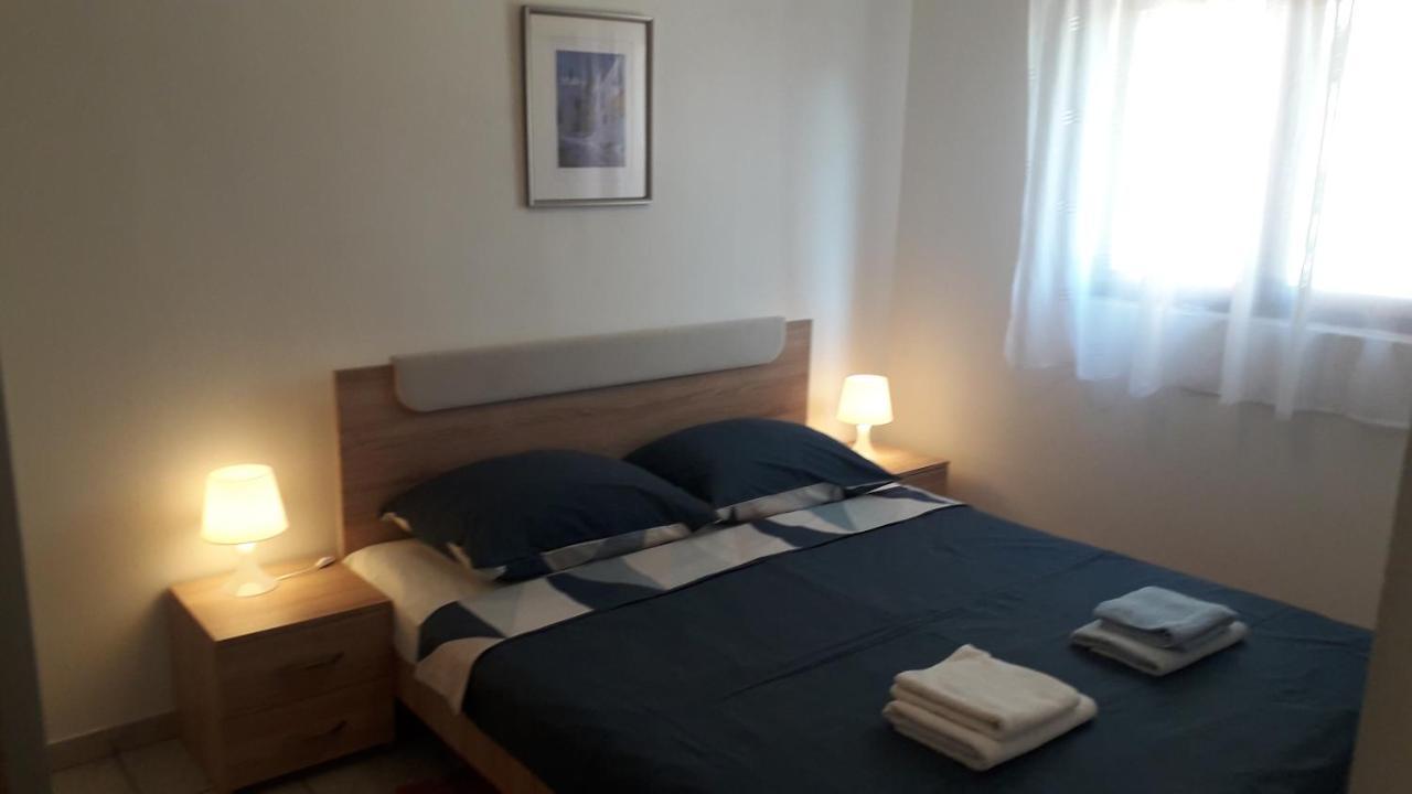 Apartmani Mia Liznjan Bagian luar foto