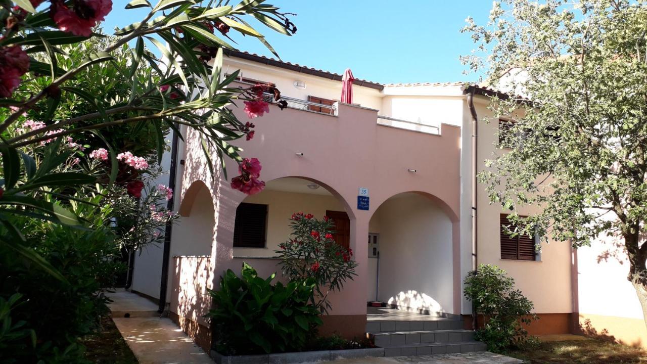 Apartmani Mia Liznjan Bagian luar foto