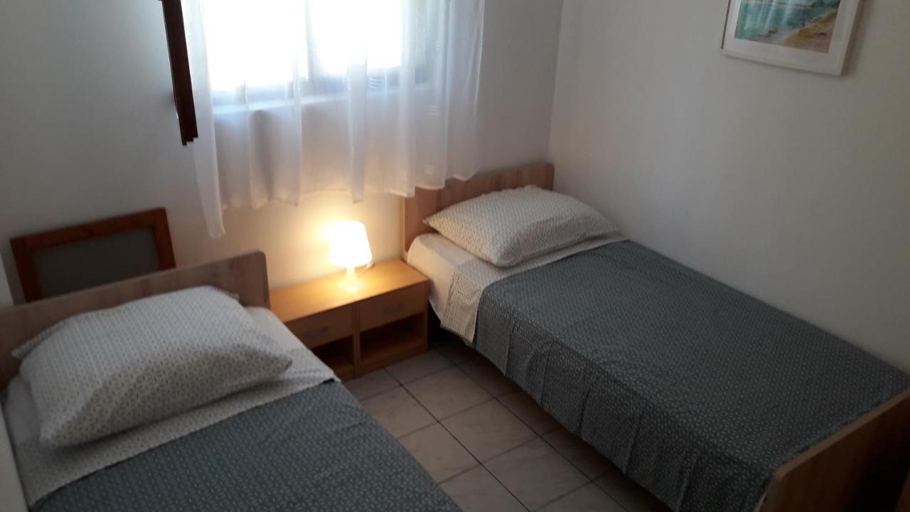Apartmani Mia Liznjan Bagian luar foto