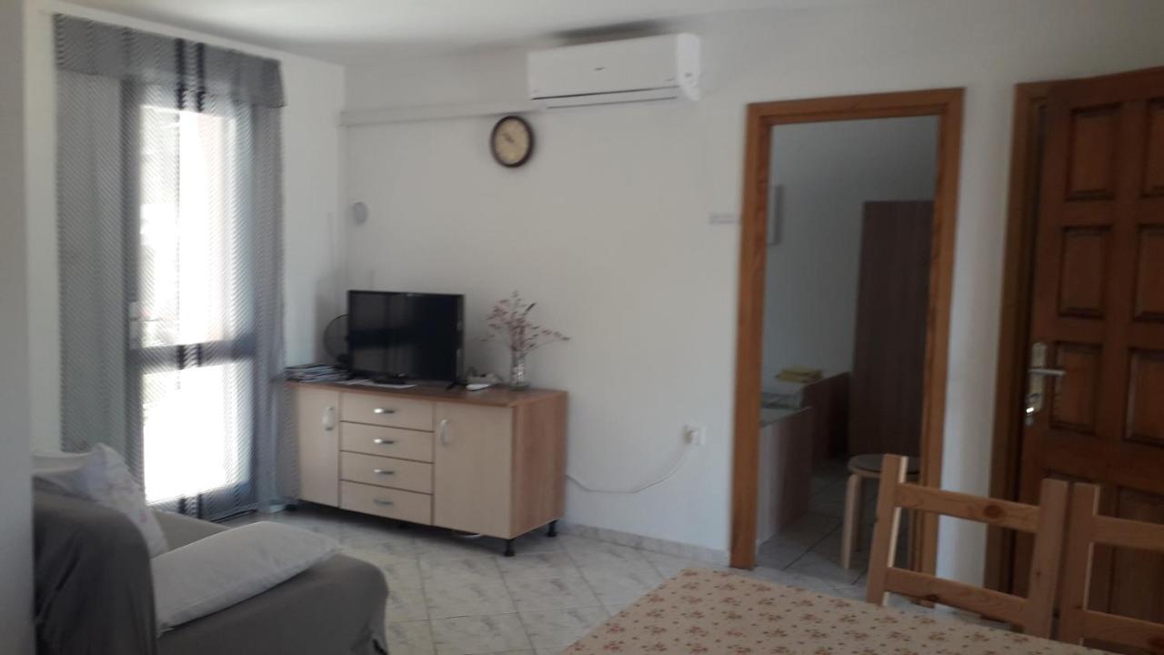 Apartmani Mia Liznjan Bagian luar foto