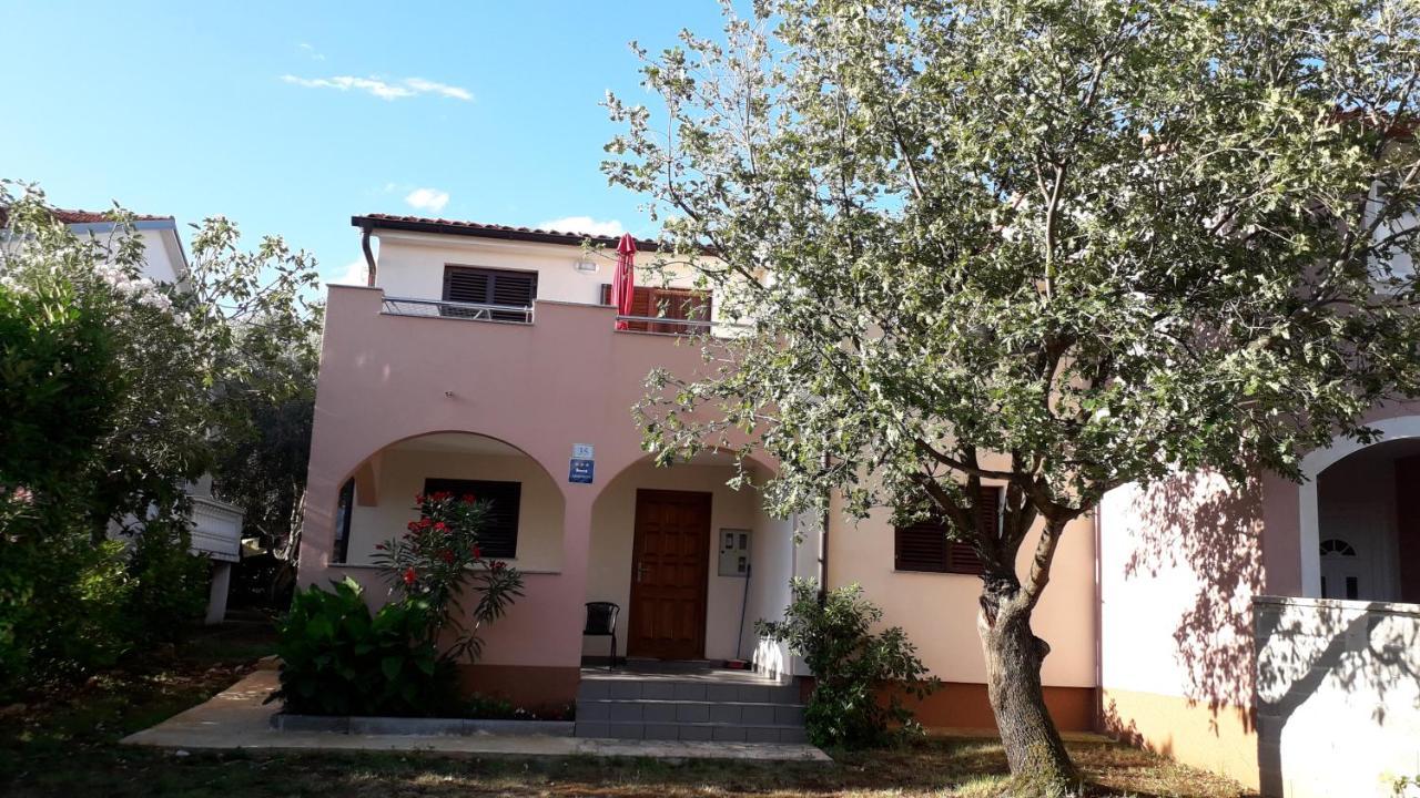 Apartmani Mia Liznjan Bagian luar foto