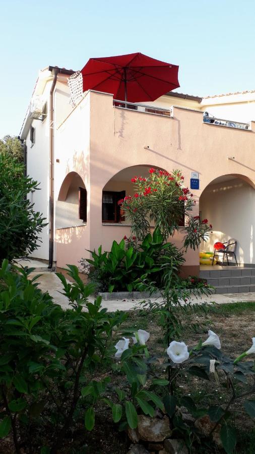 Apartmani Mia Liznjan Bagian luar foto