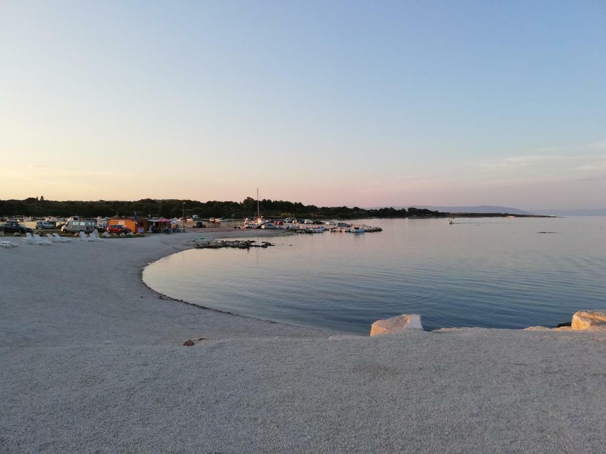 Apartmani Mia Liznjan Bagian luar foto