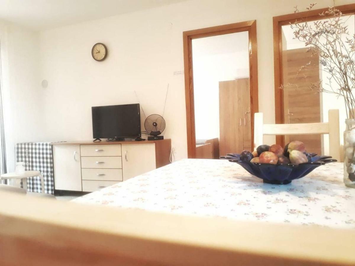Apartmani Mia Liznjan Bagian luar foto