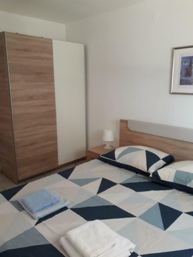 Apartmani Mia Liznjan Bagian luar foto
