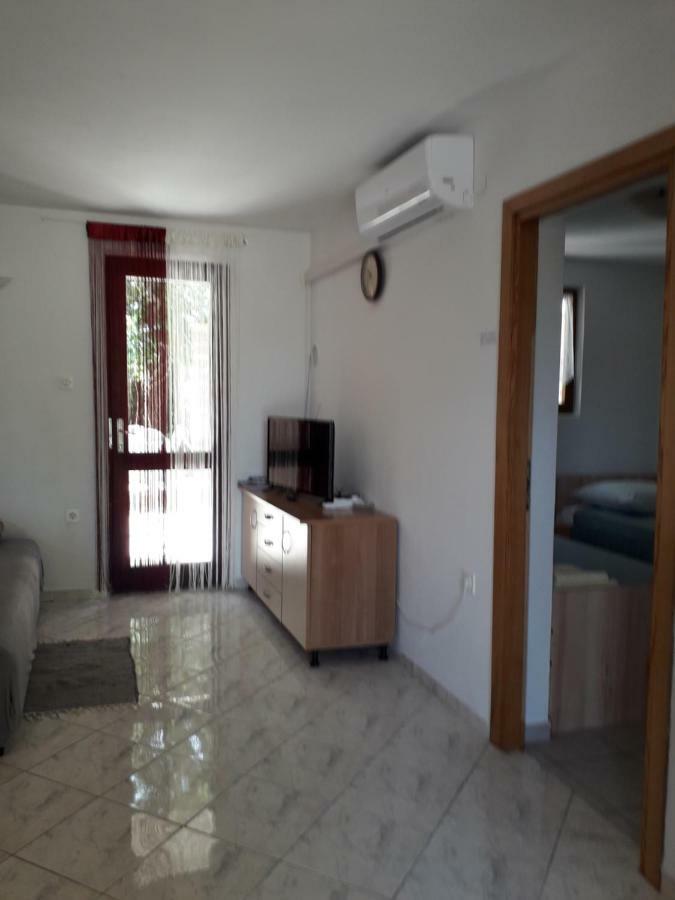 Apartmani Mia Liznjan Bagian luar foto