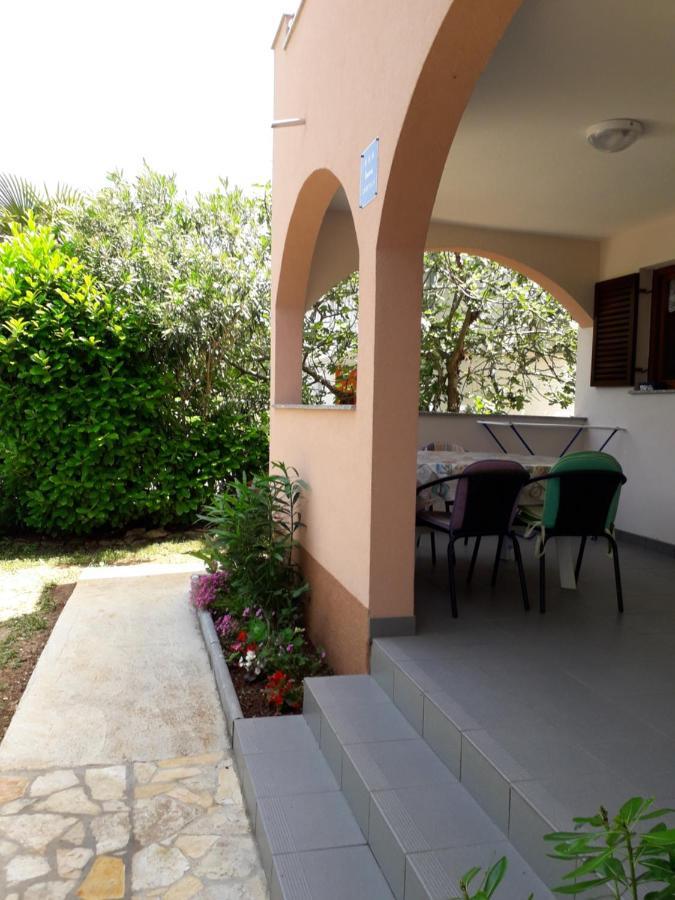 Apartmani Mia Liznjan Bagian luar foto